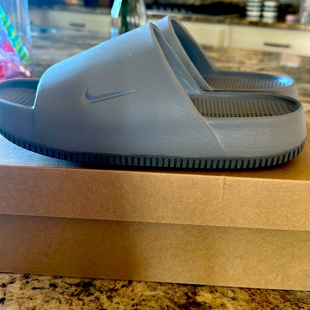 Nike calm slides in pewter grey